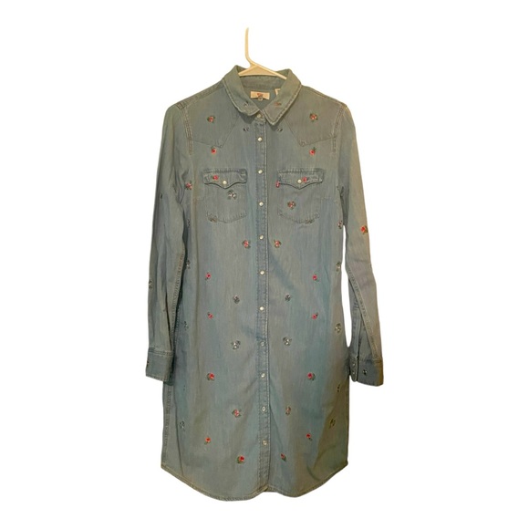 Levi's Dresses & Skirts - Vintage Levi’s Embroidered Dress Shirt Small🌺🌺🌺